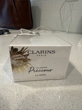 Sealed- Clarins Precious La Crème 15 ml NWT
